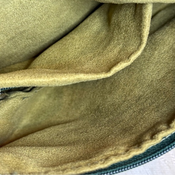 Crystalyn Kae forest green vegan leather shoulder sling handbag/purse. - Picture 10 of 12